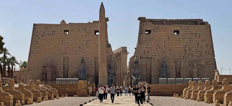 Mehr über den Artikel erfahren Sehenswürdigkeiten in Luxor – die besten Tempel, Gräber und weitere Tipps
