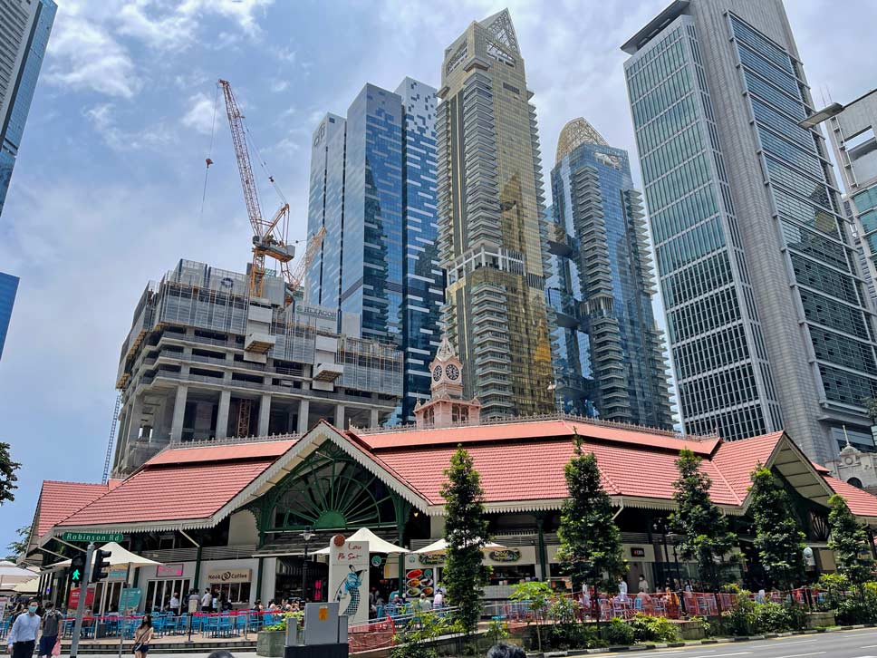 Sehenswürdigkeiten in Singapur - Alle Highlights für Singapur in einem Tag lau-pa-sat-foodhall-singapur-hawker-center-reisetipps-singapur
