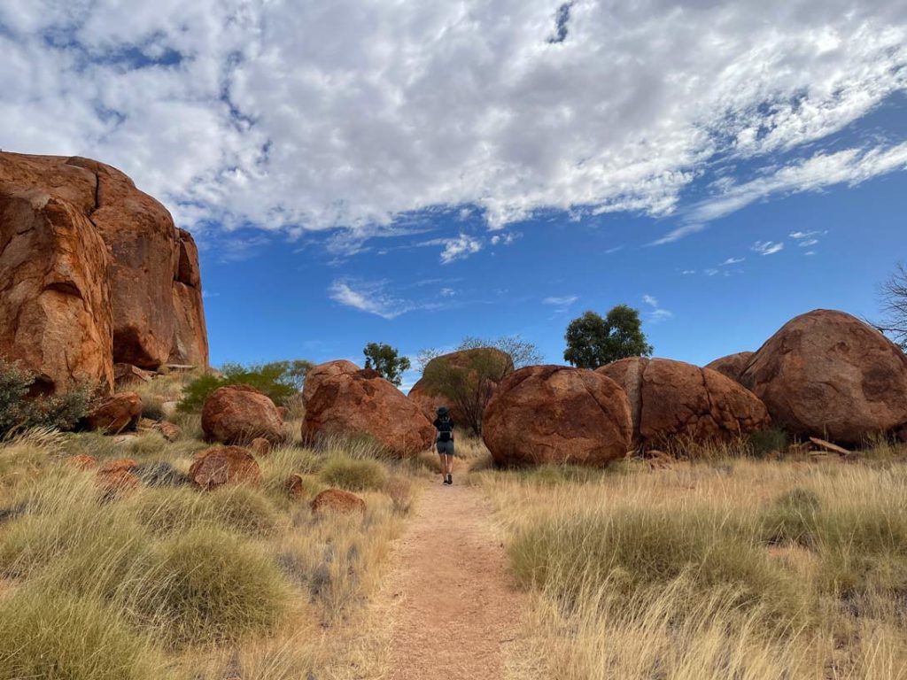 karlu-karlu-devil-marbles-campground-northern-territory-mit-wohnmobil