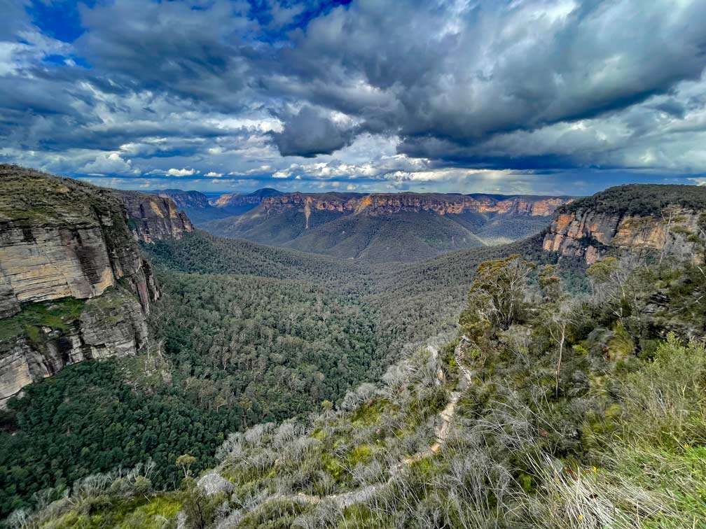 Blue Mountains in Australien - Naturparadies vor den Toren Sydneys wolkiger-himmel-ueber-den-blue-mountains-in-australien