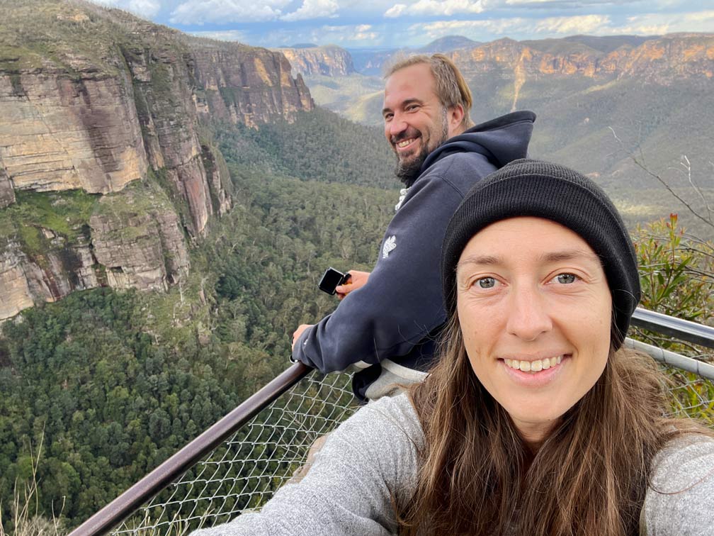 Blue Mountains in Australien - Naturparadies vor den Toren Sydneys strandfamilie-am aussichtspunkt-in-den-blue-mountains
