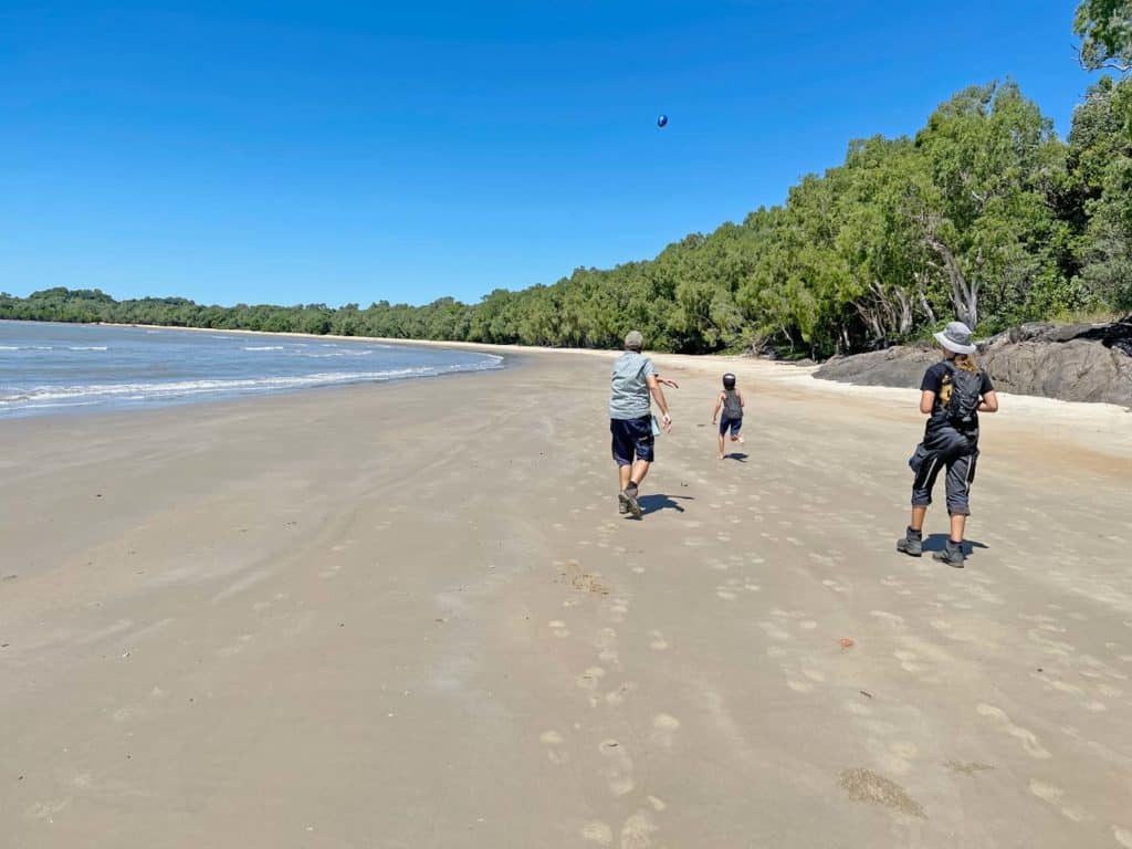 familie-strand-australien-ostkueste-familienreiseblog