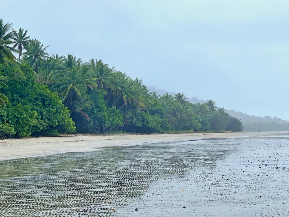 myall-beach-daintree-mit-wohnmobil-australien