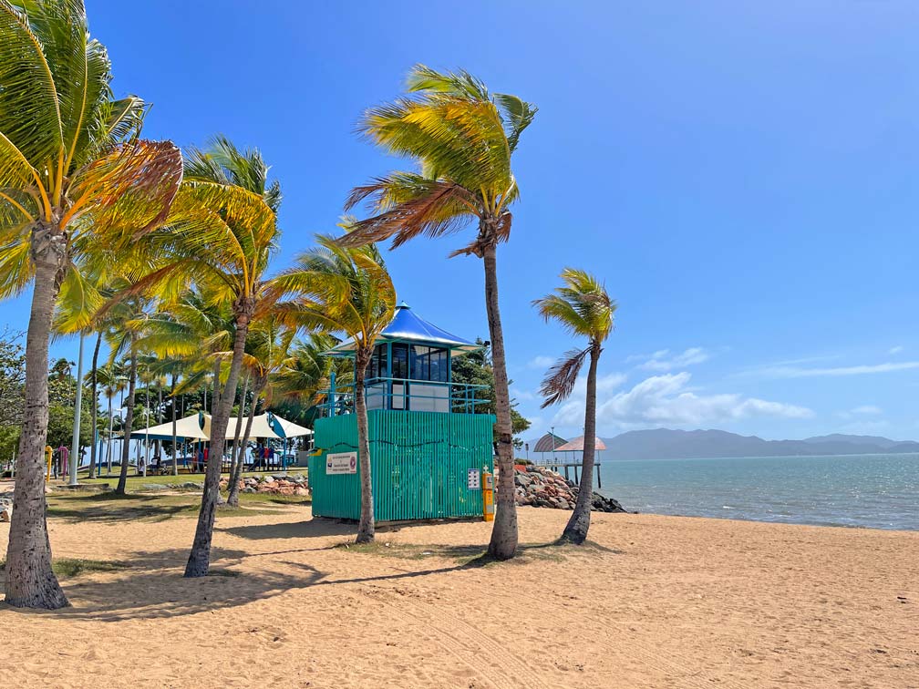 Route für den Roadtrip von Cairns nach Brisbane im Camper townsville-the-strand-ostkueste-australien-roadtrip-mit-wohnmobil-cairns-brisbane