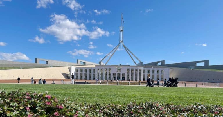 Mehr über den Artikel erfahren Sehenswürdigkeiten in Canberra – Städtetrip in die Hauptstadt Australiens