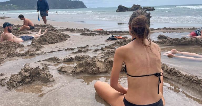 Mehr über den Artikel erfahren Hot Water Beach auf der Coromandel Halbinsel – Alles für euren Besuch