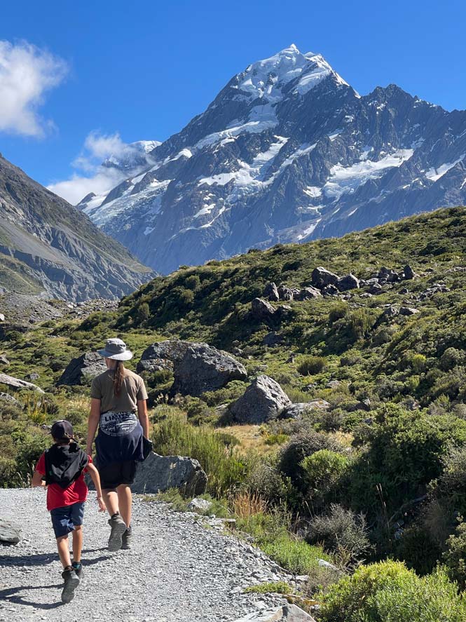 hooker-valley-track-mit-kind-aoraki-mount-cook-wanderungen