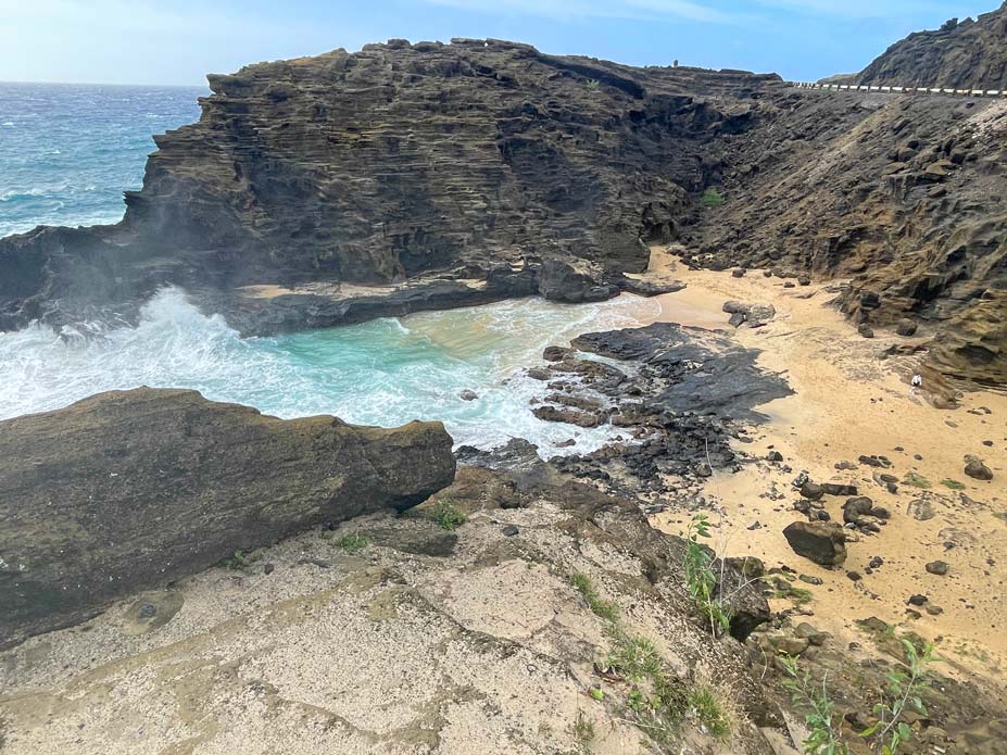 halona-beach-cove-sehenswuerdigkeiten-oahu-mietwagen-rundreise-hawaii