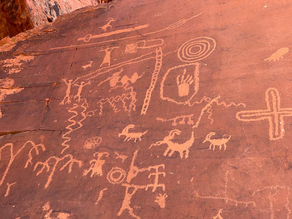 petroglyphen-im-valley-of-fire-state-park-nevada