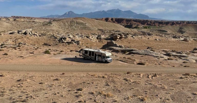 Mehr über den Artikel erfahren Urlaub mit dem Wohnmobil: Ein Interview mit den Experten der CamperOase