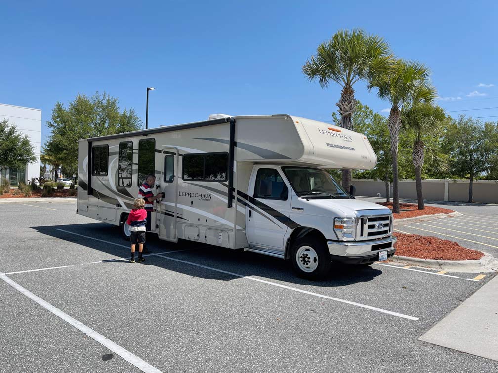 Urlaub mit dem Camper in den USA - praktische Tipps und Infos einkaufen-usa-campingtrip-walmart