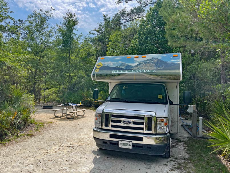 Urlaub mit dem Camper in den USA - praktische Tipps und Infos state park campingplatz usa florida mit wohnmobil