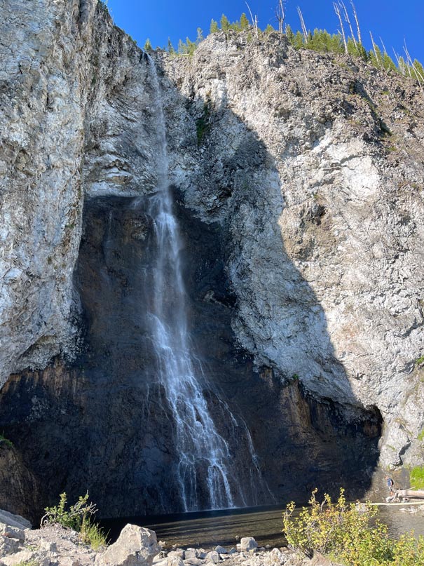 Yellowstone Nationalpark fairy falls schmaler wasserfall im yellowstone