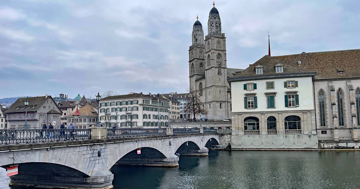 You are currently viewing Top 8 Zürich Sehenswürdigkeiten – von Altstadt bis Zürichsee