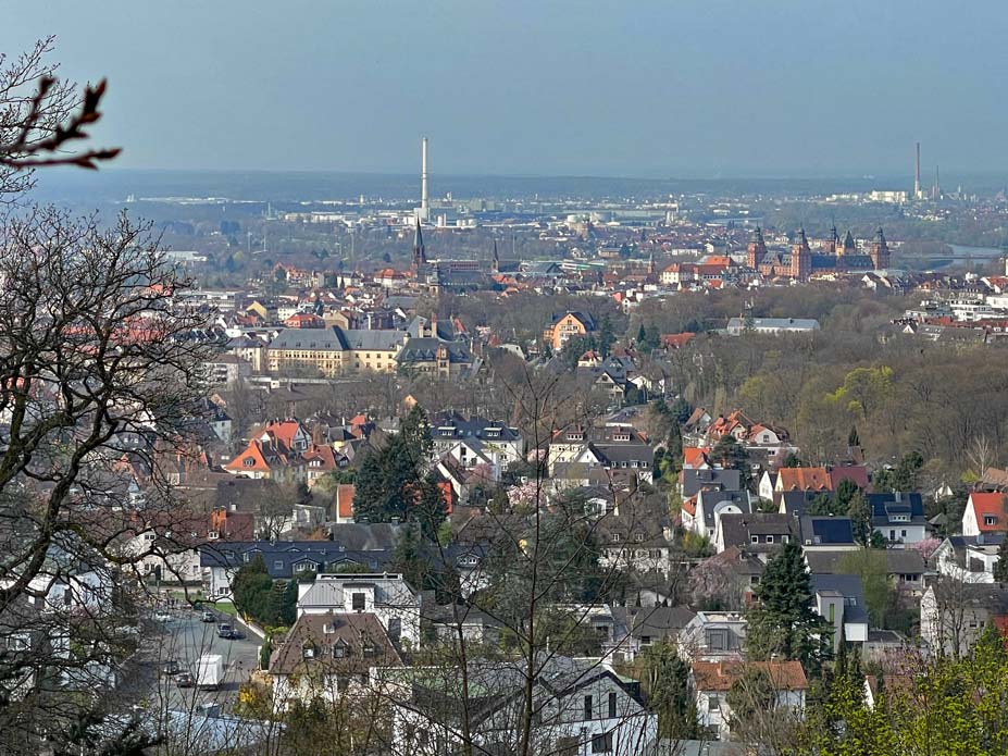 ausblick-ueber-aschaffenburg-und-auf-schloss-johannisburg