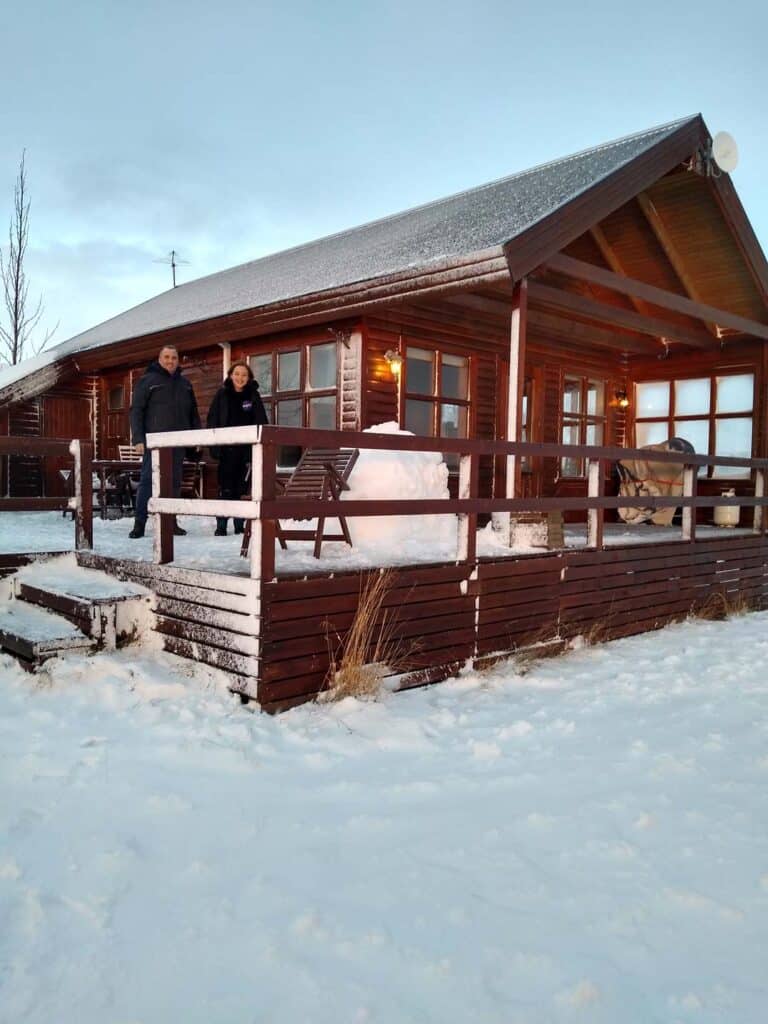 Golden Circle Island - 3+ Island Highlights auf einer Route holzhaus-im-schnee-auf-island