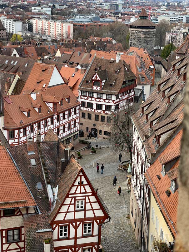 Nürnberg Sehenswürdigkeiten - Städtetrip oder Zeitreise? blick-auf-fachwerkhaeuser-in-nuernberg