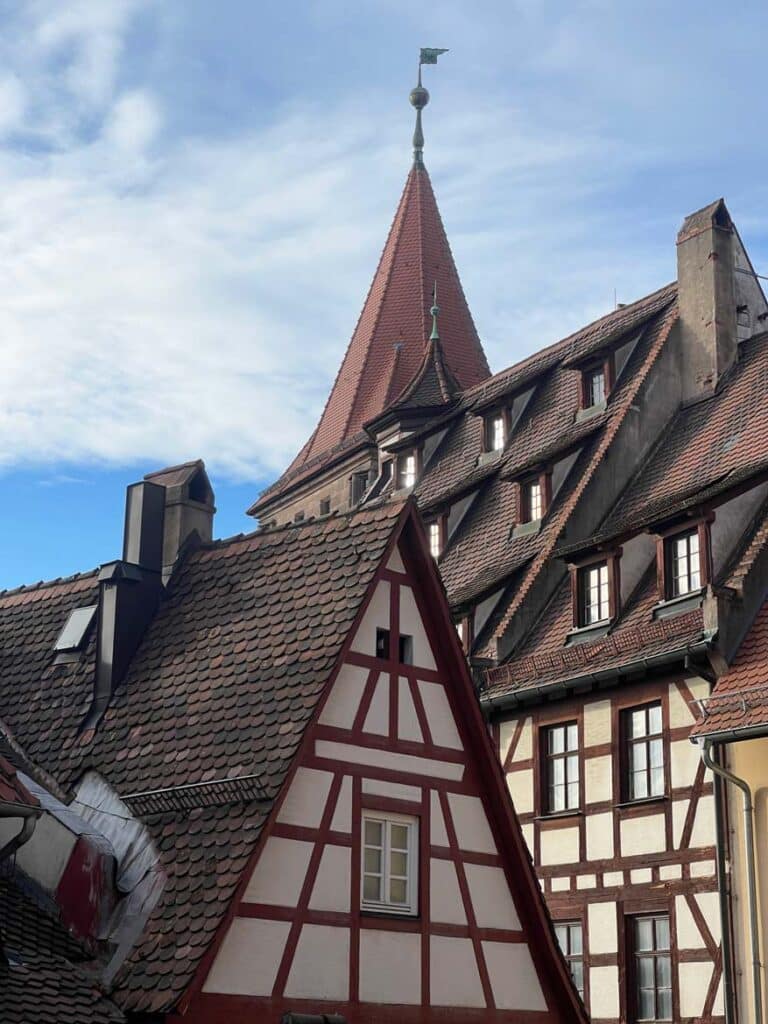 Nürnberg Sehenswürdigkeiten - Städtetrip oder Zeitreise? giebel-von-fachwerkhaeusern