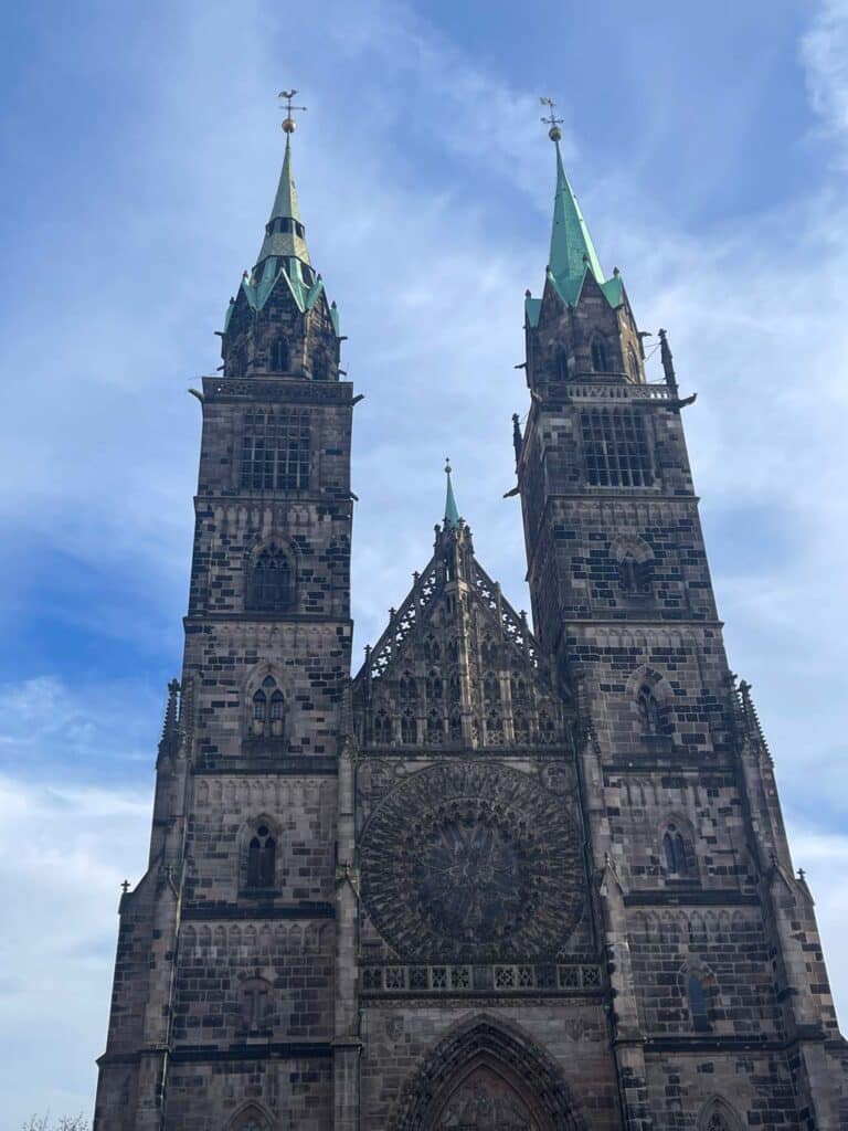 Nürnberg Sehenswürdigkeiten - Städtetrip oder Zeitreise? gotische-kirche-st-lorenz