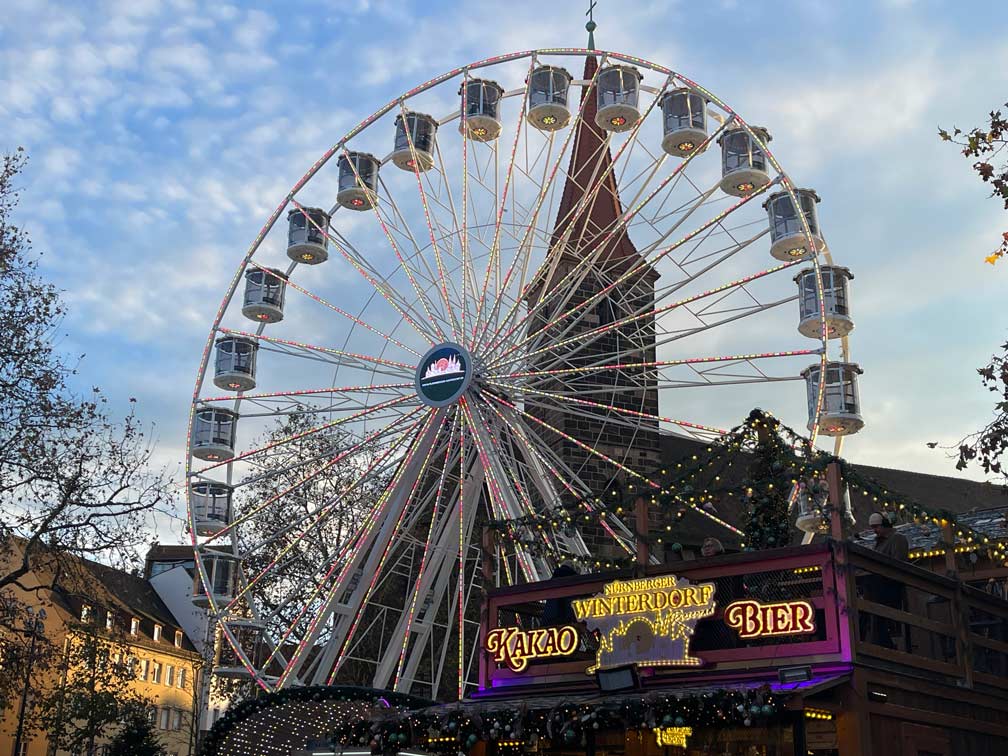 Nürnberg Sehenswürdigkeiten - Städtetrip oder Zeitreise? riesenrad-im-winterdorf-nuernberg