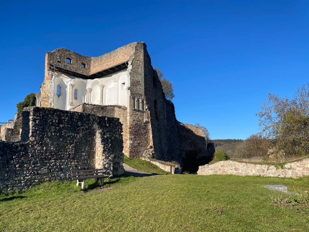 burgruine donaustauf regensburg sehenswuerdigkeiten walhalla