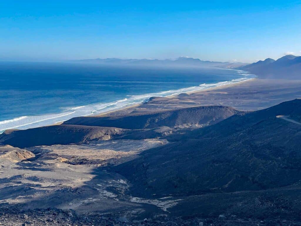 Unsere Top 11 Strände auf Fuerteventura blick-von-oben-auf-einsame-kueste-playa-de-cofete-auf-fuerteventura
