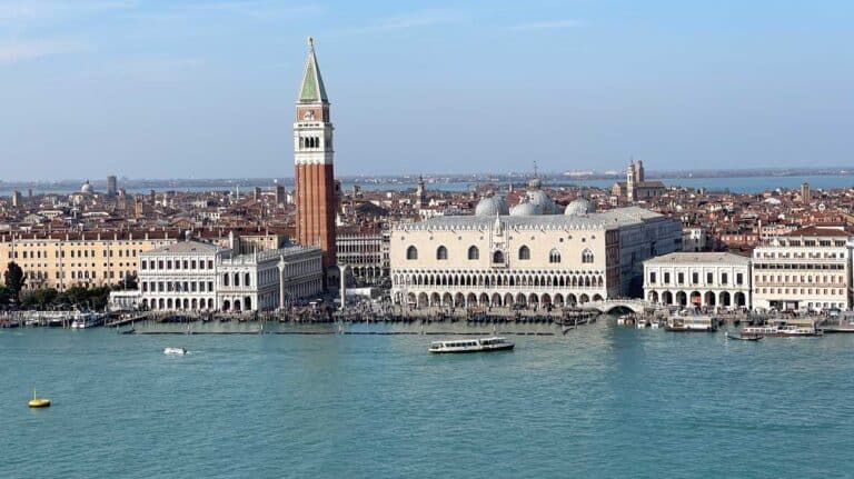 Mehr über den Artikel erfahren 11 unvergessliche Venedig Sehenswürdigkeiten für eure Reiseplanung