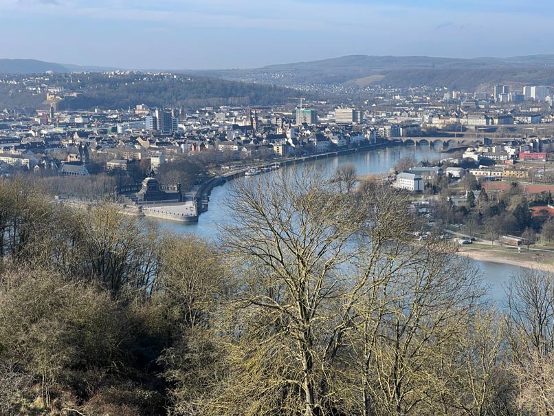 Koblenz Sehenswürdigkeiten: Tipps für den Wochenendausflug koblenzer kanten sehenswuerdigkeit koblenz seilbahn
