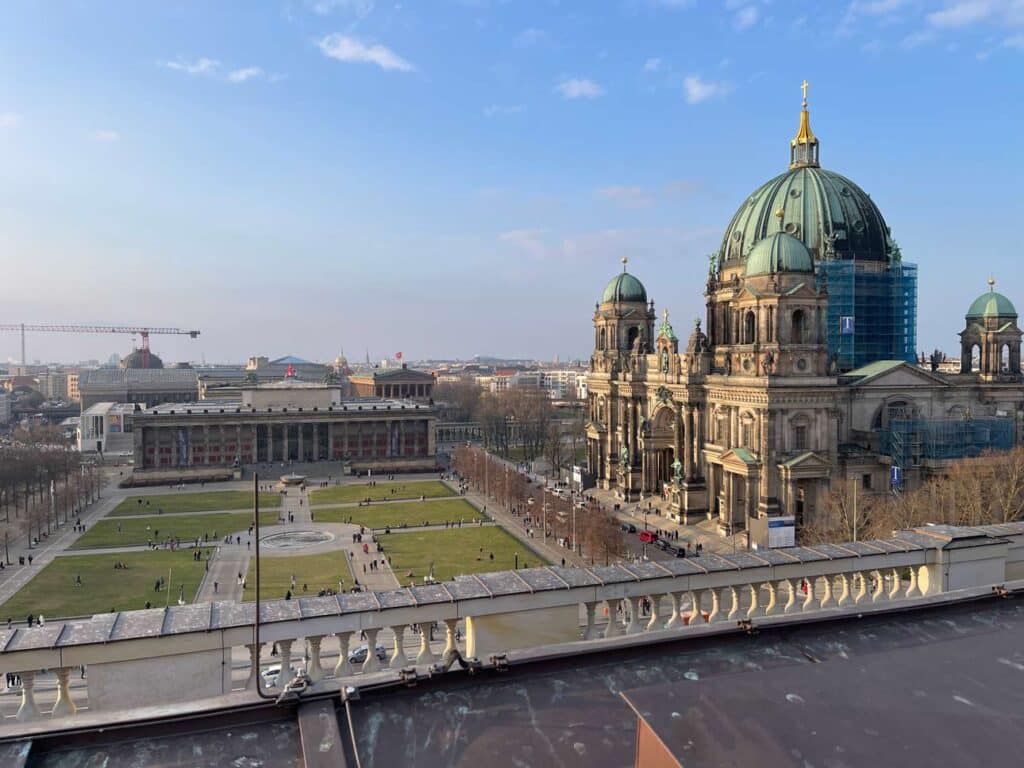 Museumsinsel Berlin - Lohnt sich das Ticket? aussicht-auf-berliner-dom-von-humboldt-forum
