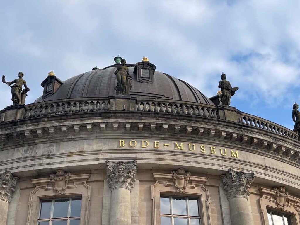 Museumsinsel Berlin - Lohnt sich das Ticket? aussenansicht-bodemuseum-berlin