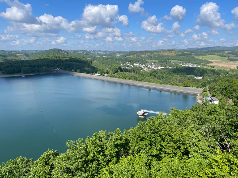 Biggesee Camping: 7+ Tipps für den See im Sauerland blick auf den biggedamm vom biggeblick
