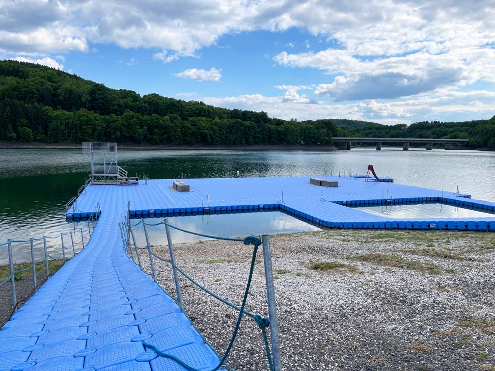 Biggesee Camping: 7+ Tipps für den See im Sauerland biggesee strand strandbad am sodener kopf und campingplatz vier jahreszeiten