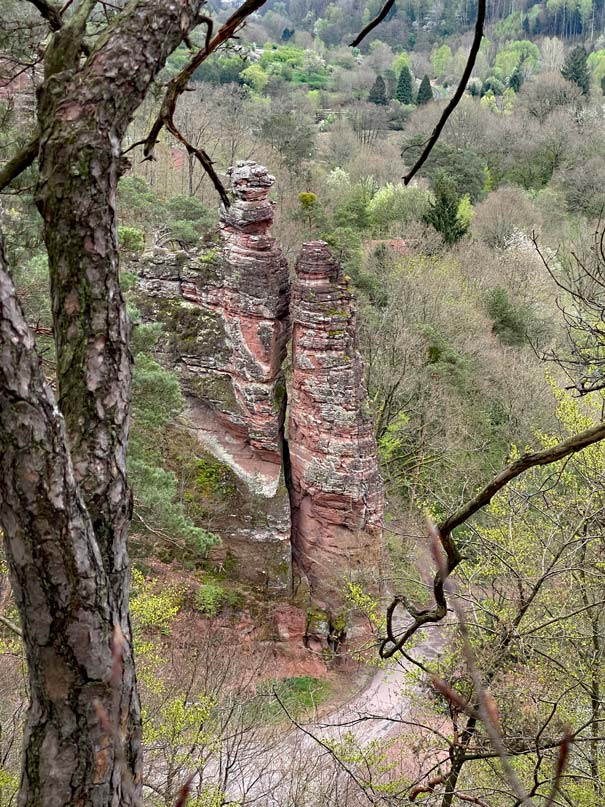 Wandern im Dahner Felsenland 🥾 7+ Tipps vogelperspektive auf die felsformation braut und bräutigam im dahner felsenland