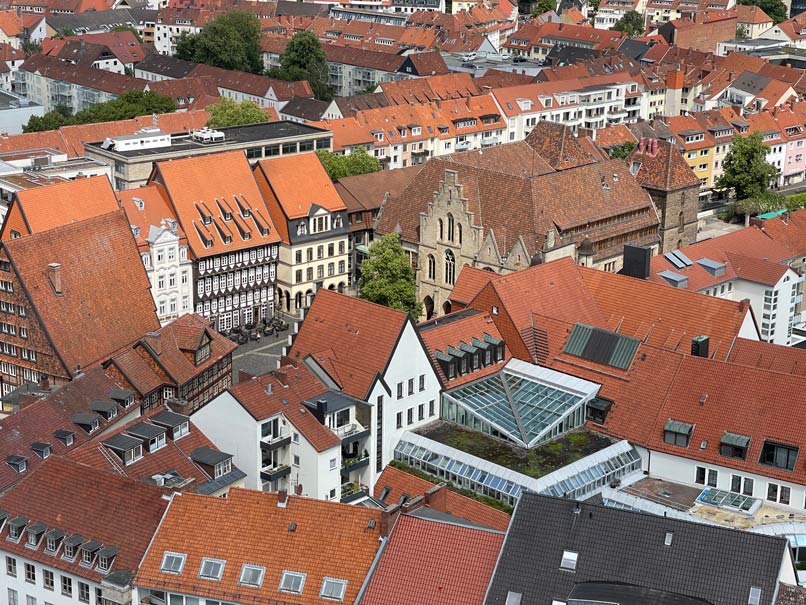 Hildesheim Sehenswürdigkeiten - Fachwerk, Duftrosen und Weltkulturerbe – Ein Tag in Hildesheim hildesheim sehenswuerdigkeiten st andreas kirche