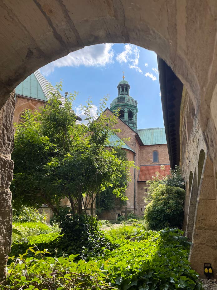 Hildesheim Sehenswürdigkeiten - Fachwerk, Duftrosen und Weltkulturerbe – Ein Tag in Hildesheim sehenswuerdigkeiten hildesheim dom