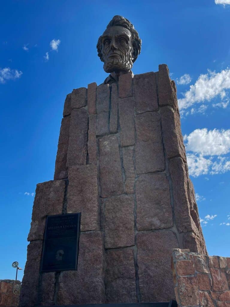 abraham-lincoln-memorial-monument