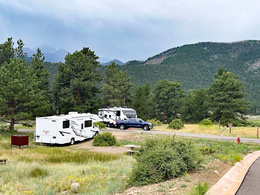 USA Rundreise Denver - mit Yellowstone Nationalpark road bear wohnmobil auf moraine campingplatz in den rocky mountains