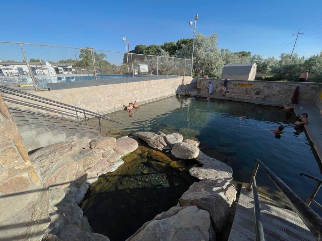 heisse-quellen-in-wyoming-in-angelegten-becken