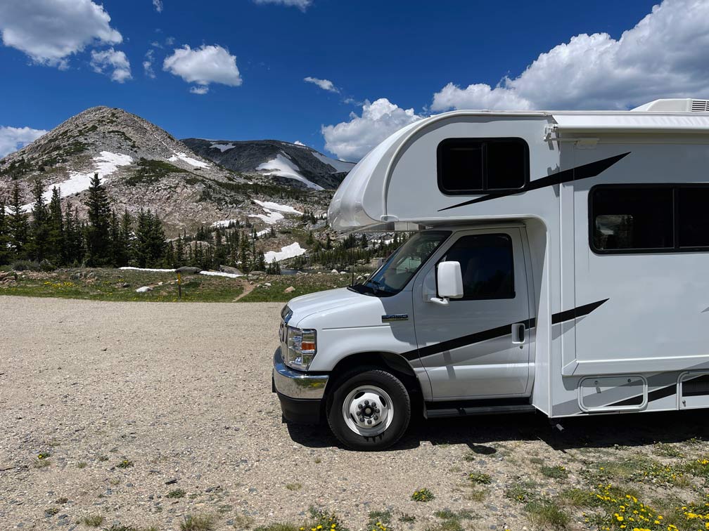 snowy range road wyoming highlights rundreise yellowstone