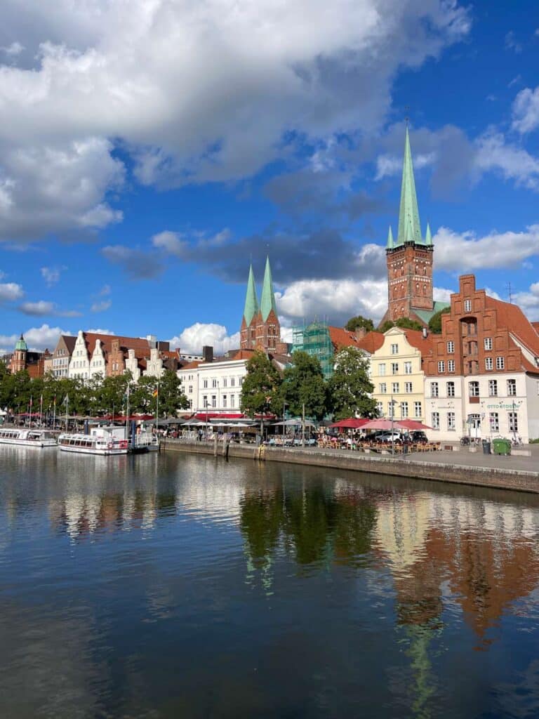 blick auf altstadt lübeck