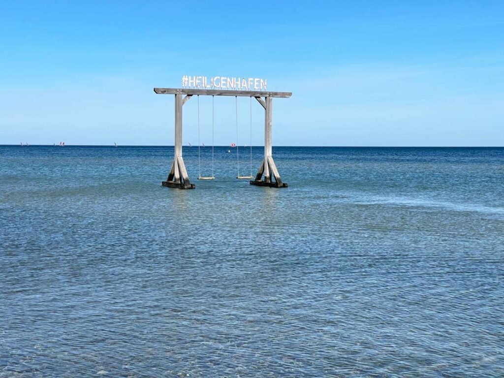 wasserschaukel heiligenhafen ostsee roadtrip mit dem camper