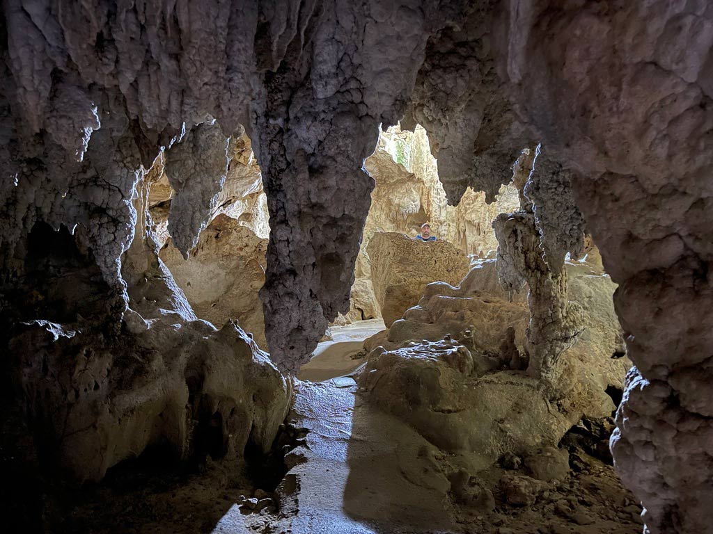 Tropfsteinhöhle in der Laguna Dudu