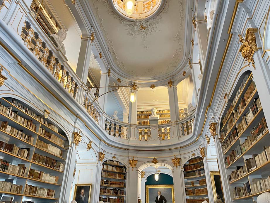 prinzessin amalia bücherei in weimar im rokkoko stil