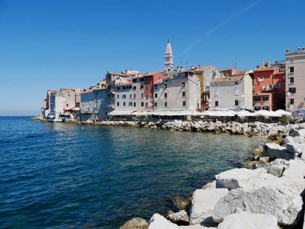 Hafenpromenade in Rovinj Kroatien
