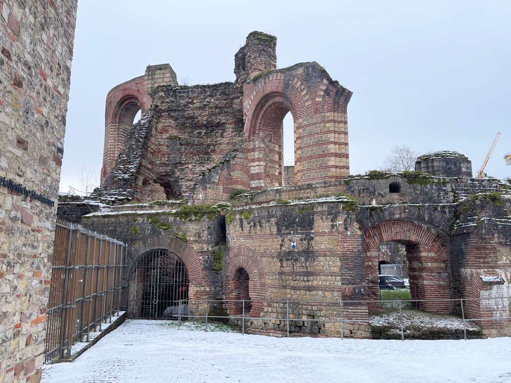 überreste der kaiserthermen in trier