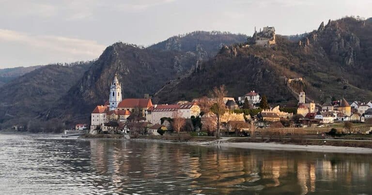 Mehr über den Artikel erfahren Donau Flusskreuzfahrt mit A-ROSA Flora: Unser Erfahrungsbericht ab Passau