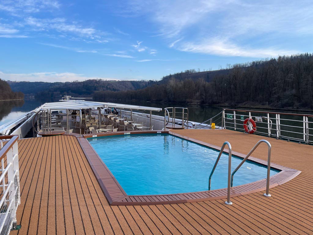 pool auf der arosa flora