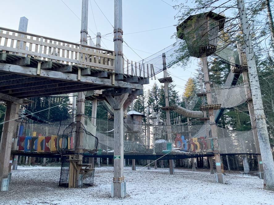 Kletterpark im Winter im Elsass im Center Parcs