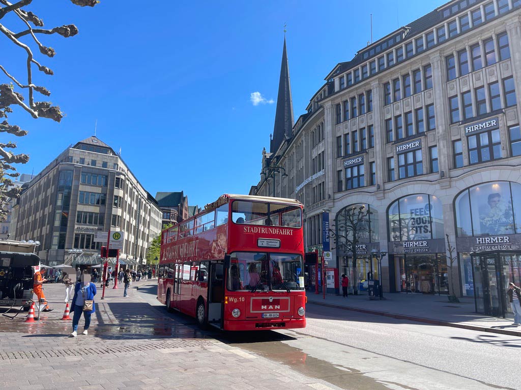 hop on hop off bus in hamburg
