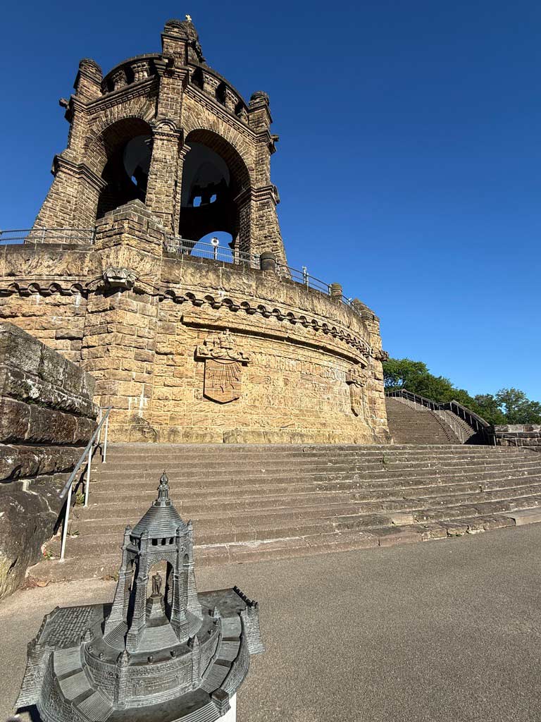 kaiser wilhelm denkmal teutoburger wald sehenswuerdigkeiten